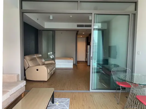 Condo for rent, Siamese Surawong, separated rooms, perfectly divided into zones, great price, book now, don't wait.