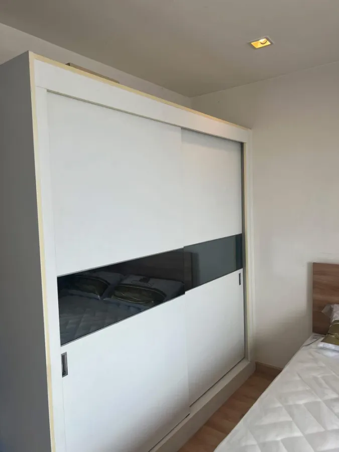 For rent: Casa Condo Asoke-Din Daeng, studio room, fully furnished with matching furniture. I must say that you must book.