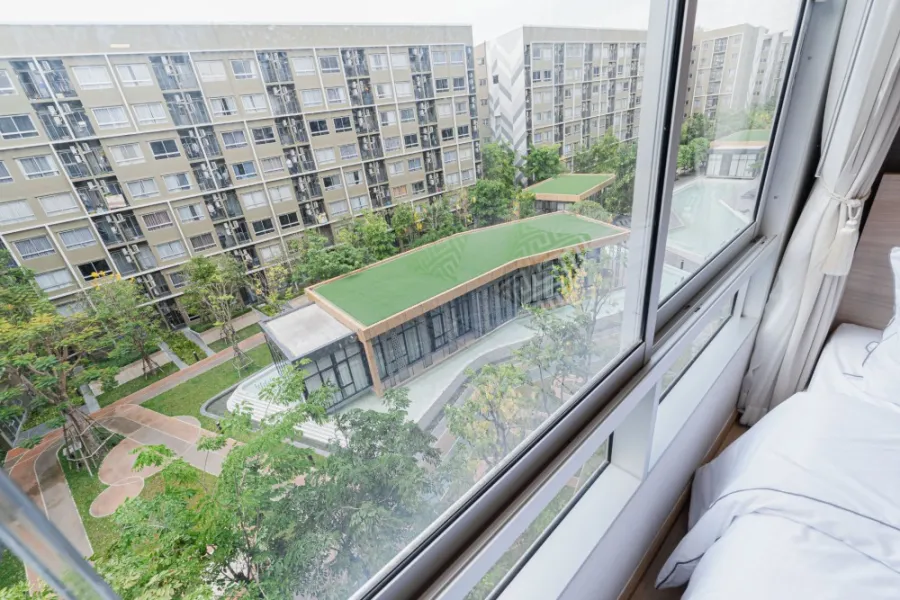 Sell/rent Plum Condo Rangsit Alive Phase 1, well decorated room, 6th floor, pool view. Beautiful like this. Don't miss out.