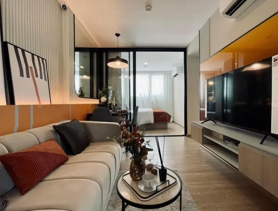 Selling down payment The Origin Sukhumvit - Praksa 35th floor, corner room, interested in owning, hurry and reserve now.