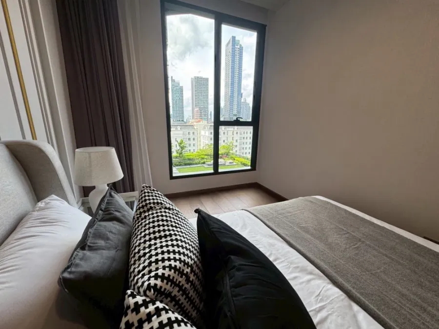 For rent: Ideo Q Sukhumvit 36, fully furnished unit, very livable. Book now, don't miss out!