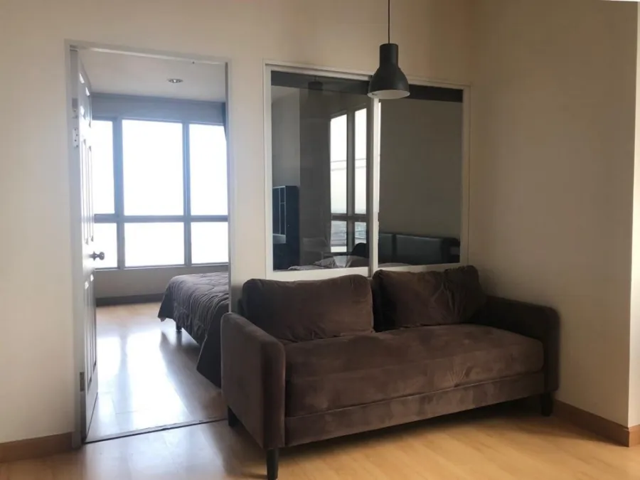 Sale Life @ Ratchada-Sutthisan, corner room, with windows in every room, clear view, not uncomfortable. You can reserve first.