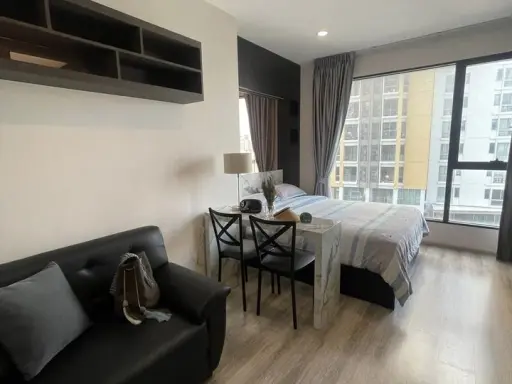 For rent, Ideo Mobi Asoke, 11th floor, nice room, complete amenities. Reserve first and get in first.