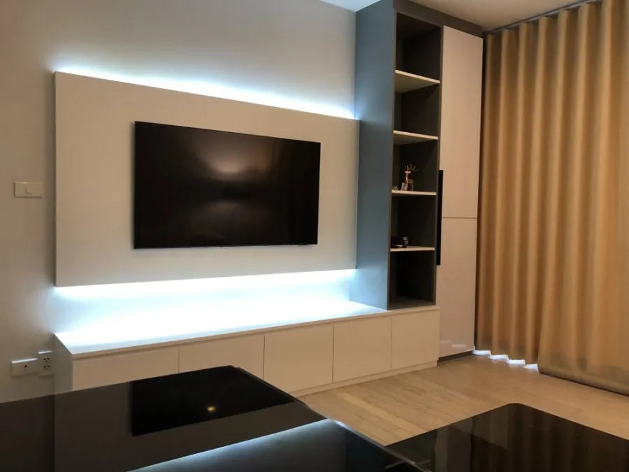For sale/rent Noble Solo, large room, city view, no buildings blocking, very comfortable, room with breeze all year round, interested in owning, reser