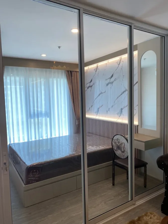 For rent: Regent Home Bangna, beautifully decorated room with a cool theme, built-in marble walls, fully furnished, reserve now!