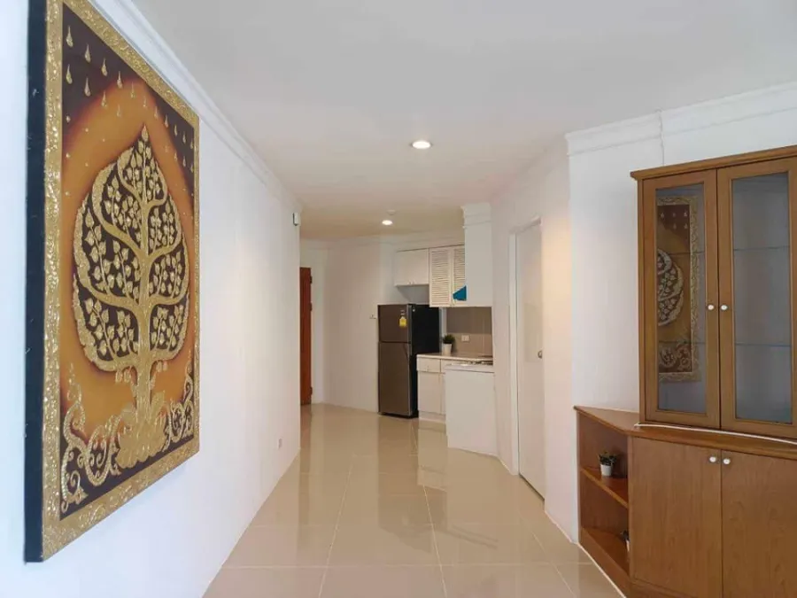 For rent, The Waterford Park Sukhumvit 53, fully furnished room. Soft and comfortable sofa The room is very spacious, book now.
