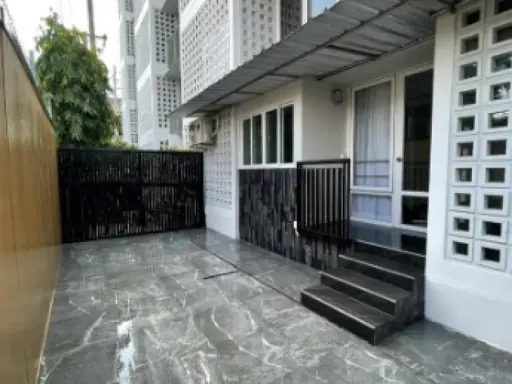 ขาย คอนโด ไอ-เฮาส์ พระราม 9-เอกมัย ห้องรีโนเวทใหม่ มีพื้นที่ภายนอก ไม่มีตึกบังข้างๆ อย่ารอช้า images