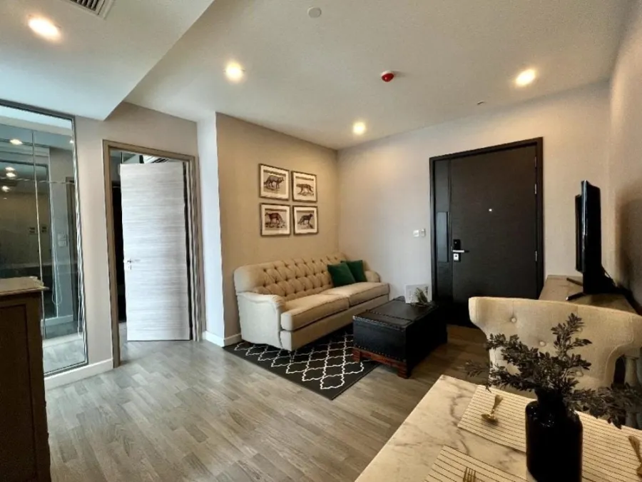 Condo for rent, The Room Rama 4, elegant decorated room, very inviting, comes with complete facilities, book now.