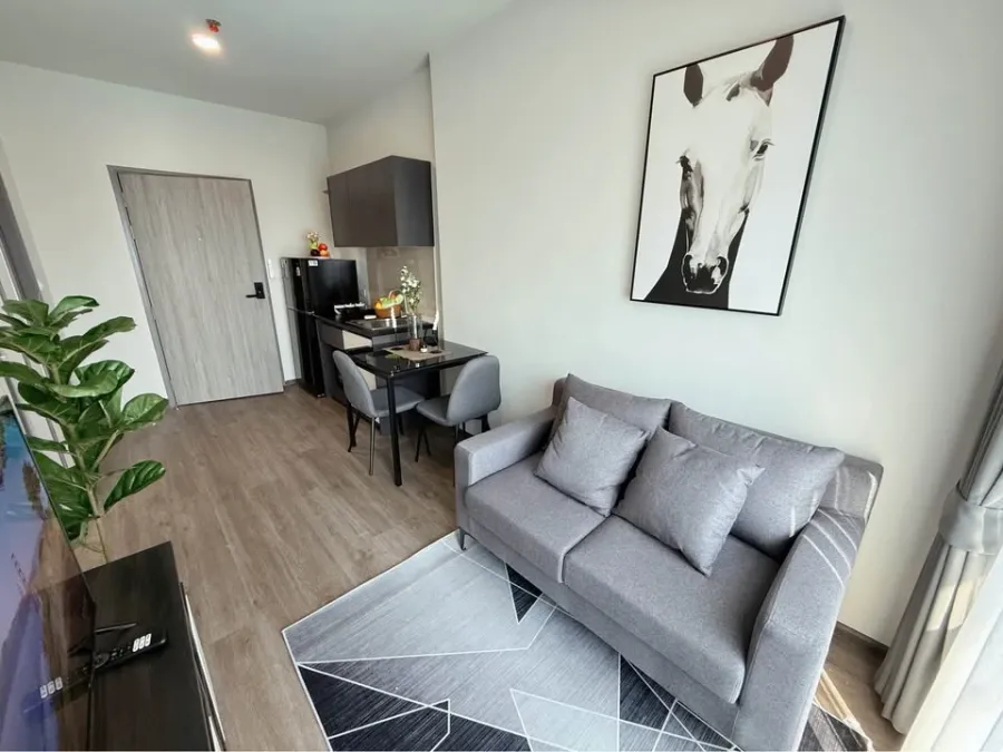 For rent Rich Point @ BTS Wutthakat, 8th floor, beautiful swimming pool view, complete furniture + electrical appliances, ready to move in!