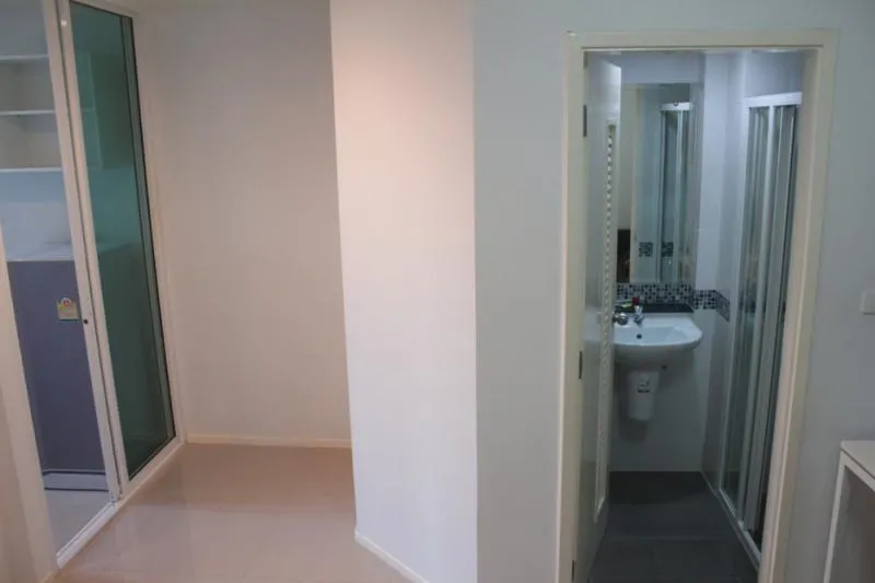 Urgent for rent !! Condo Notting Hill Sukhumvit 107, good location, close to Bearing Station, book now !!