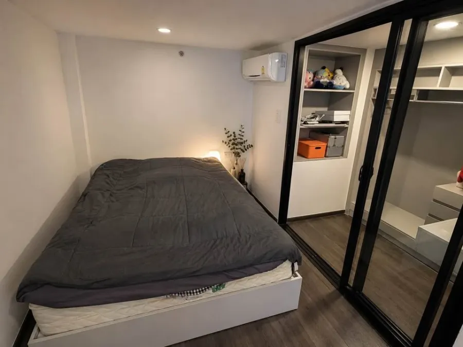 For rent: Knightsbridge Space Ratchayothin, 1-bedroom duplex unit on the 15th floor. Spacious and comfortable. Book now!