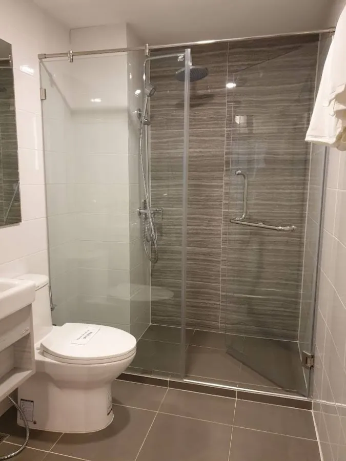 Condo for sale, Knightsbridge Collage Sukhumvit 107, partitioned room, south facing, fully furnished, don't wait.