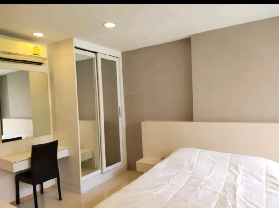ให้เช่าคอนโดหรู Acqua Condominium ห้องน่าอยุ่ วิวสระ สิ่งอำนวยความสะดวกครบ จองเลยจ้า