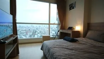 ให้เช่า Rhythm Ratchada-Huaikhwang ห้องพร้อมอยู่ ชั้นสูง เฟอร์ครบ หิ้วกระเป๋ามาได้เลย+++