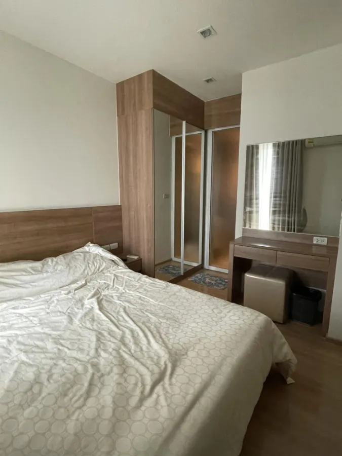Condo for sale, rent, Rhythm Phahon-Ari, decorated with built-ins, high floor, lots of usable space. If you miss it, you'll regret it.