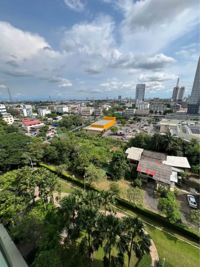 For sale, for rent, Lumpini Place Srinakarin-Hua Mak Station, simply decorated, fully furnished, shady garden view, hurry and book now.