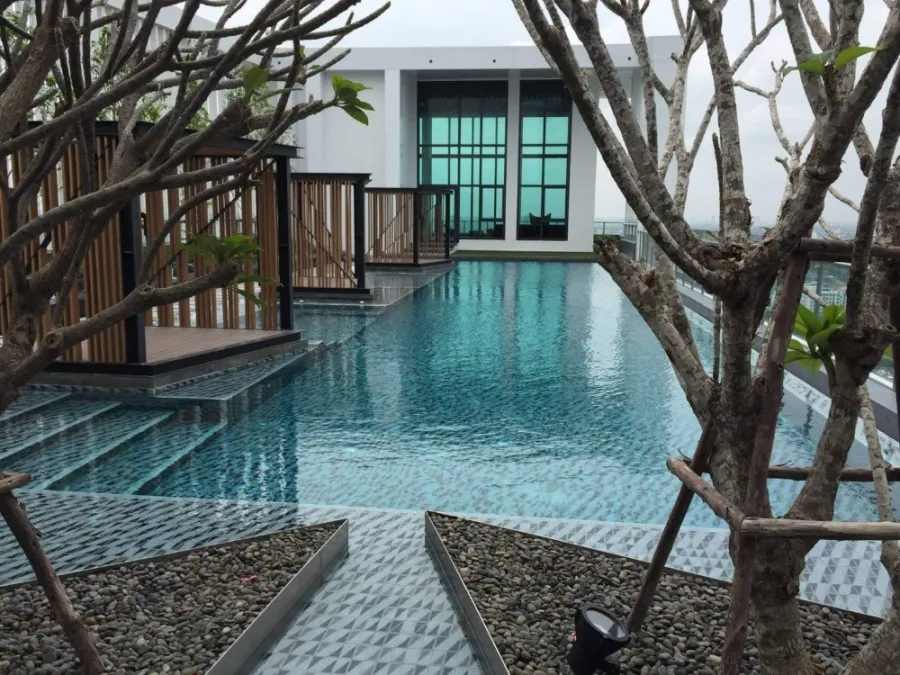 For sale: The hotel service condominium, fully furnished, ready to move in, east side, high view, book now.