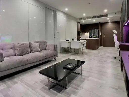 Sell Empire Place Sathorn-Narathiwat, 10th floor, very spacious room, super stylish decoration, buy for investment or live by yourself, book now.
