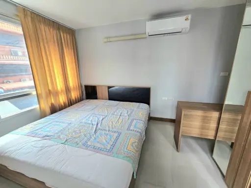 For rent: Whiz Samyan, big room, good price. images