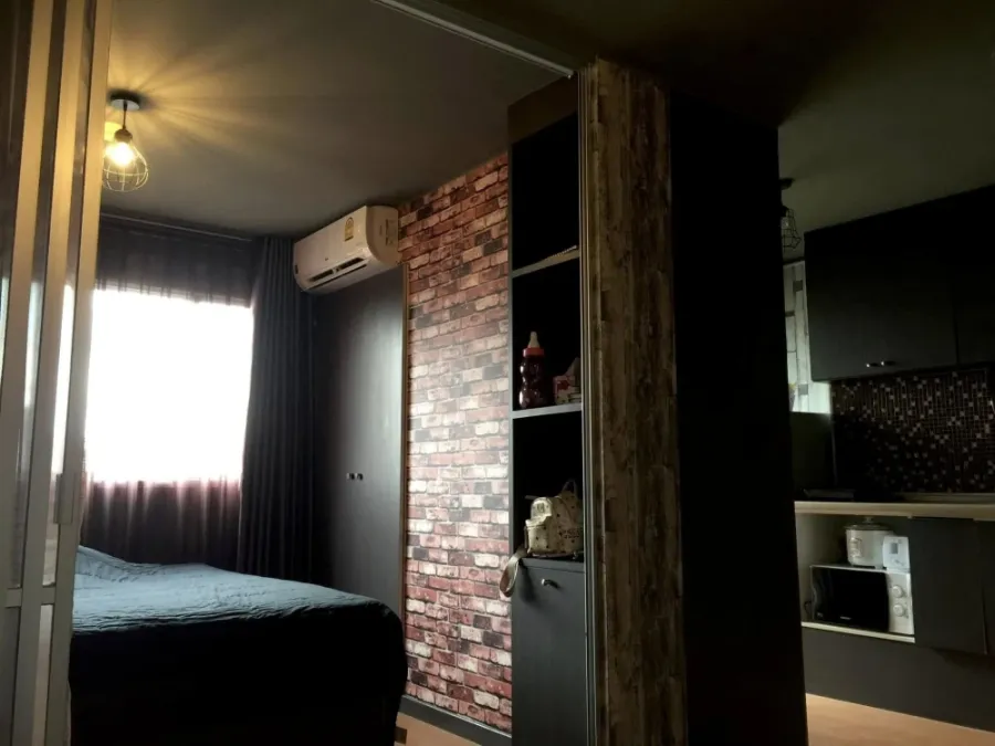 For rent Lumpini Condotown Chonburi - Sukhumvit, 4th floor, well-partitioned room, fully furnished, ready to move in, reserve now.