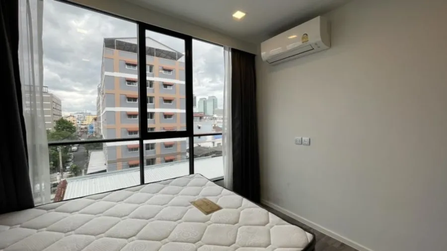 For rent, Brown Condo Huai Khwang, separated rooms, fully furnished, full electrical appliances. Make a reservation and you won't be disappointed.