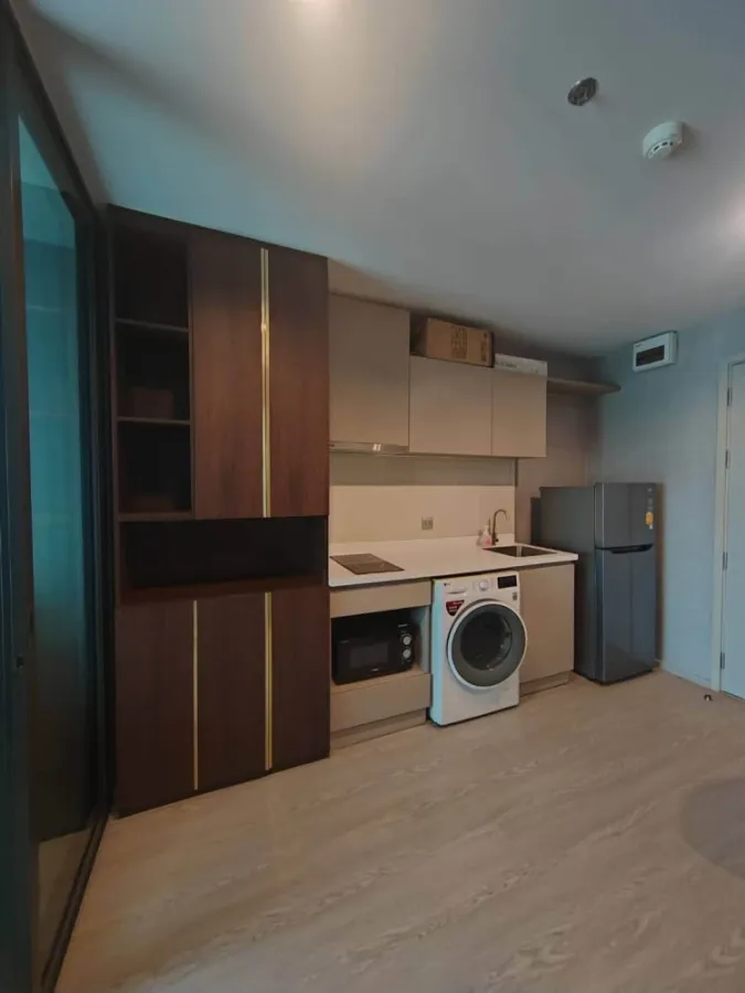 For sale or rent: Life Ladprao, Building B, 17th floor. Spacious and well-decorated unit. Don't just look, book now!