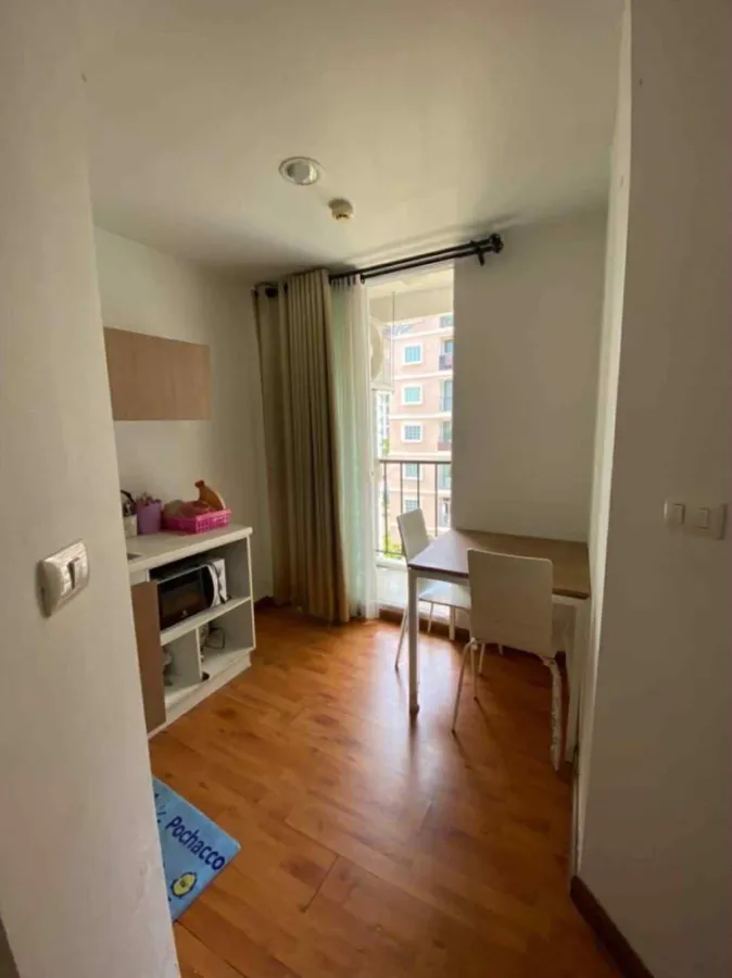 For rent: Tulip Square Om Noi, Building L2, 5th floor, decorated room, ready to move in.