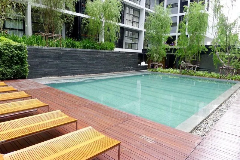Rent / sell mode sukhumvit 61 near bts Ekamai. Fully furnished Ready to move in Price negotiable again, hurry.