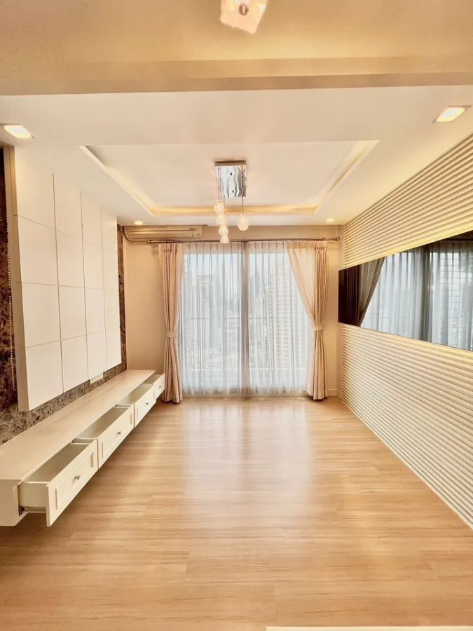Urgent sale, Condo The Seed Mingle Sathorn - Suanplu, decorated room built in with good marble, hurry to reserve.