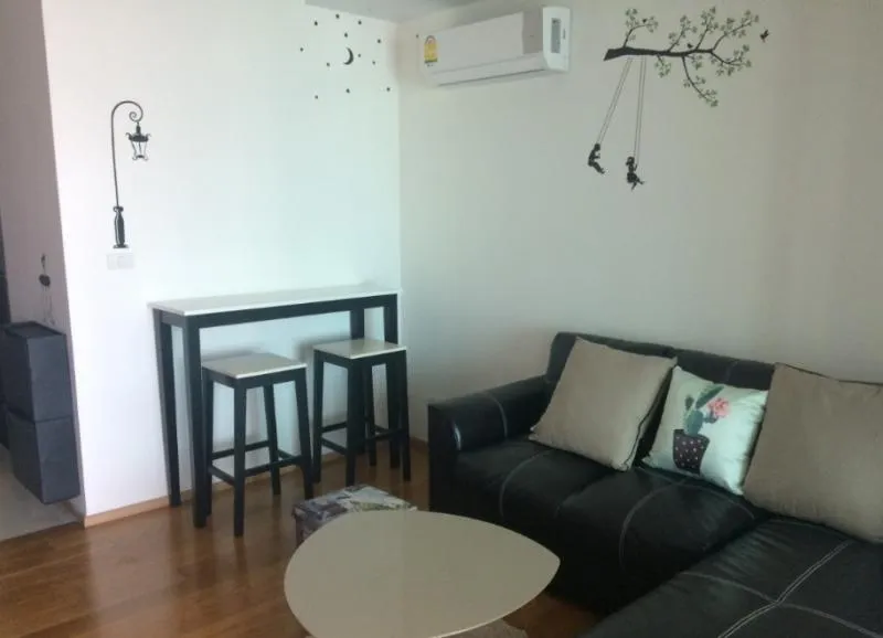 ขาย! Abstracts Phahonyothin Park ห้องโล่งโปร่งสะบาย จิบเครื่องดื่มชิวๆ วิวดีๆ พร้อมอยู่ ย้ายเลย!