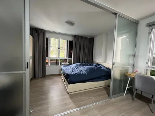 For sale: Park Ramintra. The room is separated into sections. Complete set of furniture Good electrical appliances. Don't miss out. Reserve now.