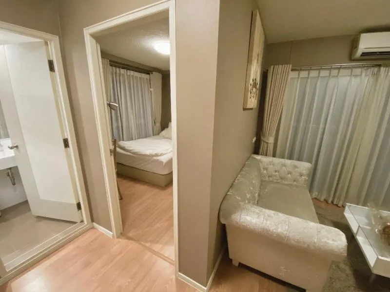 Urgent sale !! Condo Lumpini Ville On Nut - Ladkrabang, good location room near the fire escape, convenient transportation, book now !!
