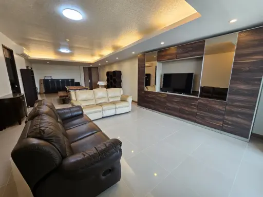 For rent: Supalai River Resort, very spacious unit with 3 bedrooms and 4 bathrooms, stunning Chao Phraya River view. Don't miss out!