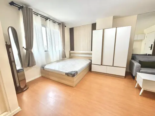 For rent: Lumpini Township Rangsit Klong 1, 4th floor, corner unit, fully furnished, ready to move in. Book now!