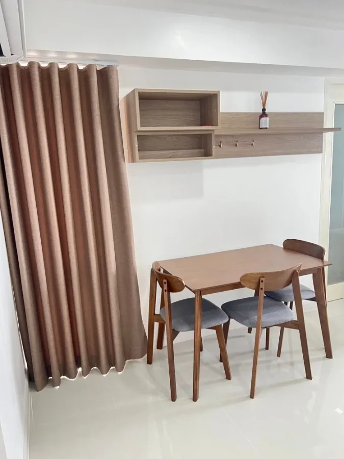 Condo for rent, My Resort Bangkok, built-in TV cabinet. Corner room, very private space, don't miss it.