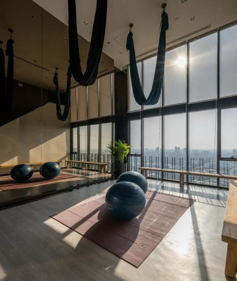 Condo for rent at NUE Noble Ngamwongwan ห้องพร้อมอยู่ Furniture Build-in ไม่จองคือพลาด