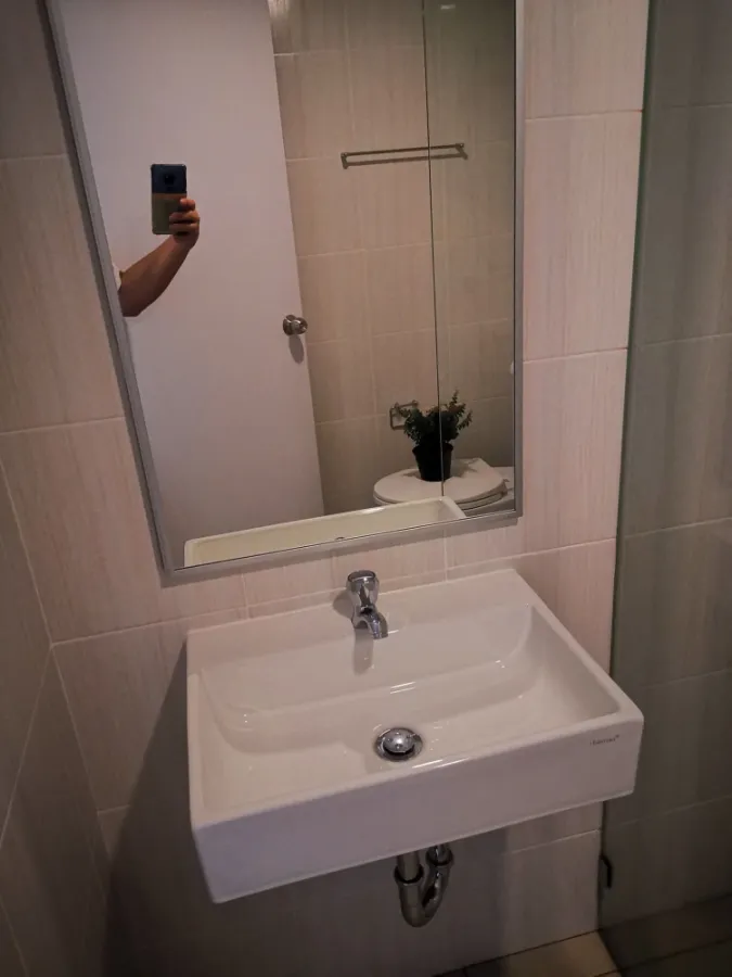 For rent: Lumpini Condo Town Ekamai 48, ready to move in, complete facilities, reasonable price, book now.