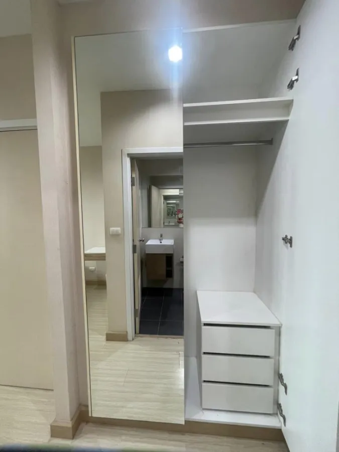 For rent, The Privacy Ngamwongwan 18, 6th floor, fully furnished. Ready to move in immediately. Hurry up to reserve now.