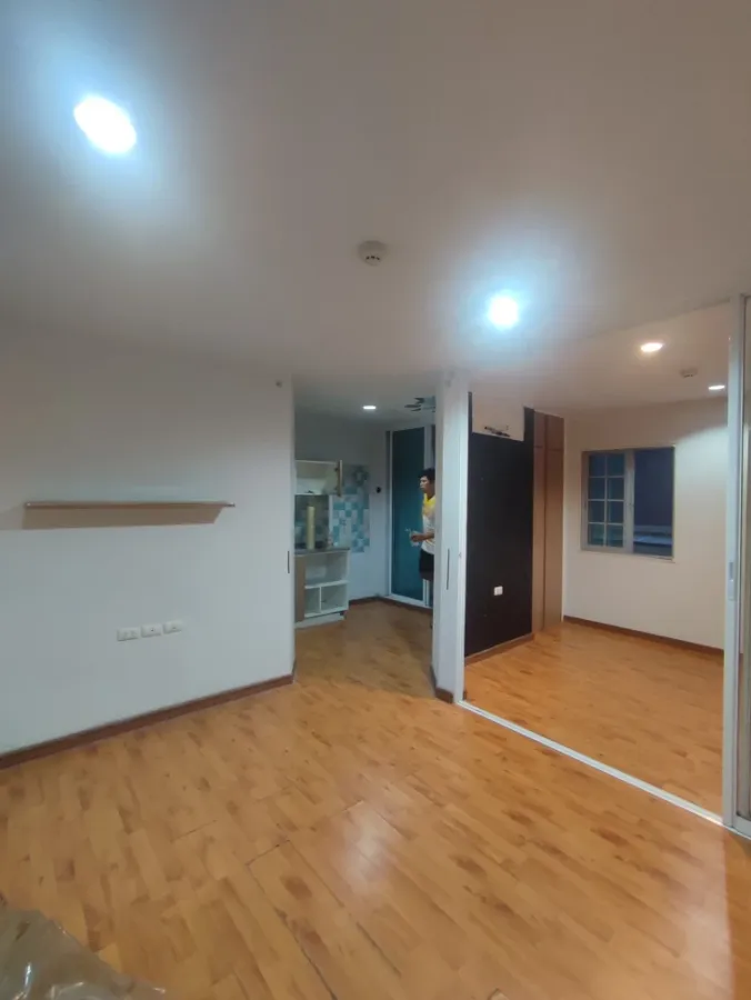 Condo for rent: Tulip Square Omnoi, empty room, reasonable price. Room decorating lovers shouldn't miss this.