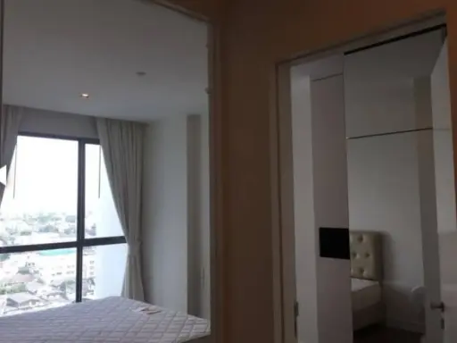 For sale or rent: The Room Sukhumvit 62, spacious and comfortable room, swimming pool view, ready to move in with just your bags.