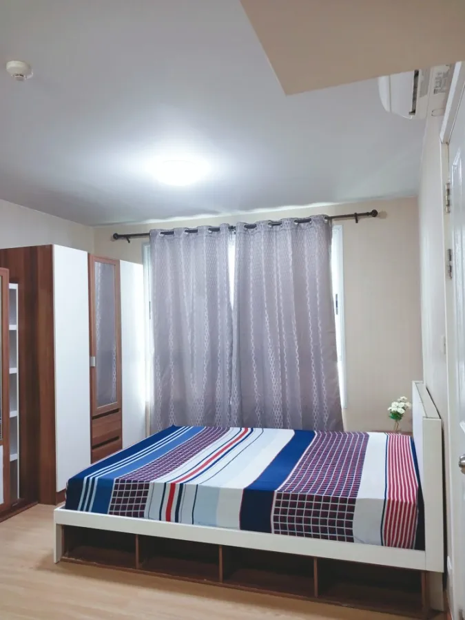For rent, Plum Condo, Phahonyothin 89, studio room, decorated in white tones, reasonable price, just bring your bags and move in.