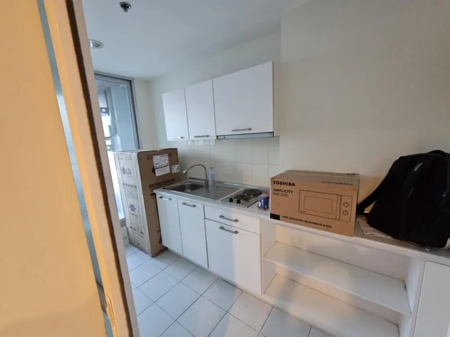 For rent: Life @ Ratchada-Sutthisan, 22nd floor, very high, beautiful city view, decorated in a minimalist style. If you're late, you'll miss out.