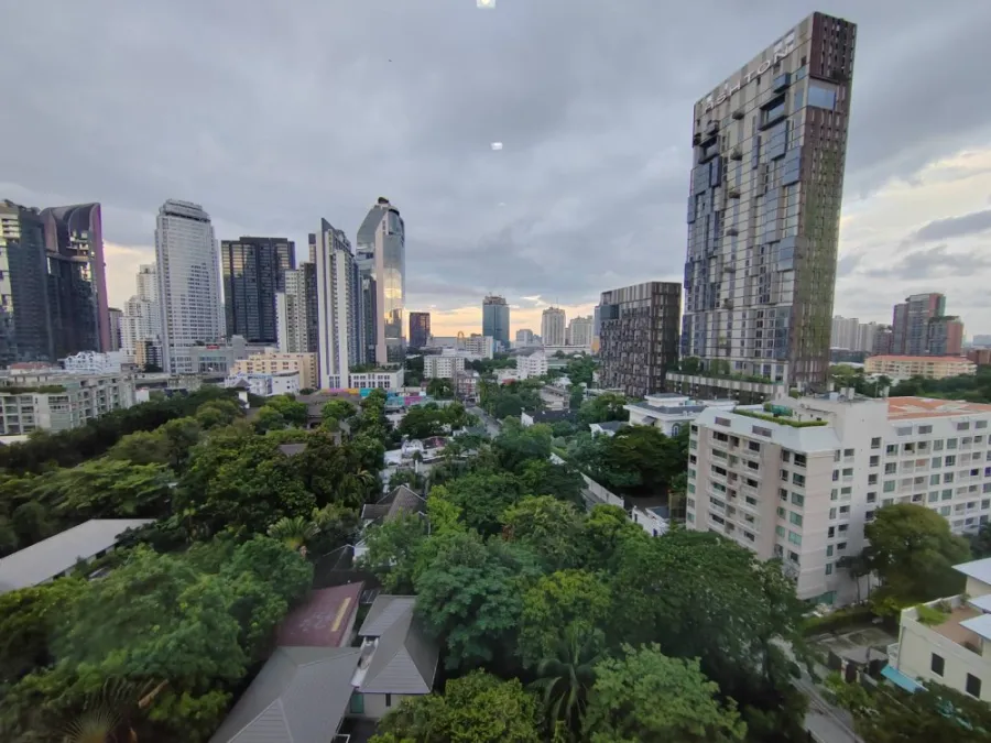 Condo for rent, Rhythm Sukhumvit 36-38, pool view, very beautiful, like staying in a resort, near the train station, convenient to travel