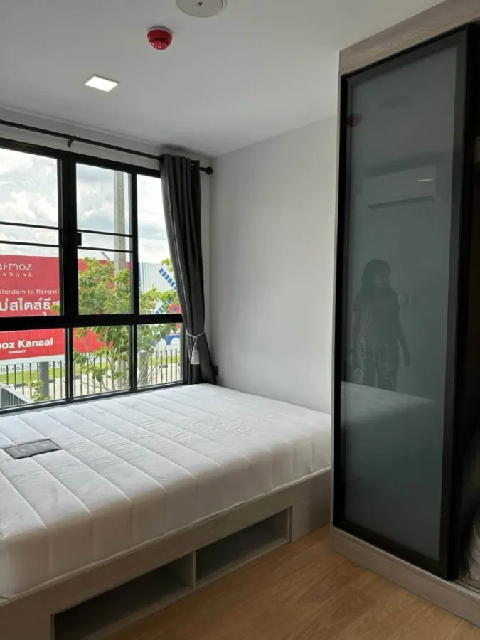 ให้เช่า : Atmoz Kanaal Rangsit ห้องหัวมุม ได้วิวนอก เงียบสงบเป็นส่วนตัว สะดวกครบจบที่นี่ มาจองเลย