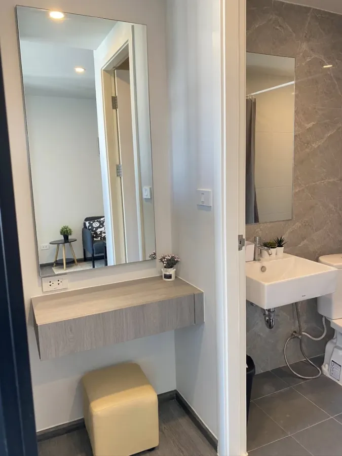 For rent THE ORIGIN Sukhumvit Sailuat E22 Station, 24th floor, good view, fully furnished, book now, don't miss out.