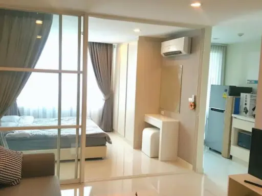 Urgent for rent !! Condo Elements Srinakarin Furniture with appliances Pool view. Book now !!