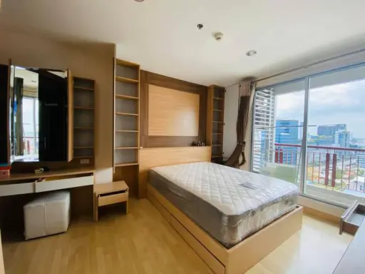 For rent Rhythm Ratchada, this room is very good feng shui. I'm already lucky and rich. 1 bed inside. Very beautiful. Don't miss it