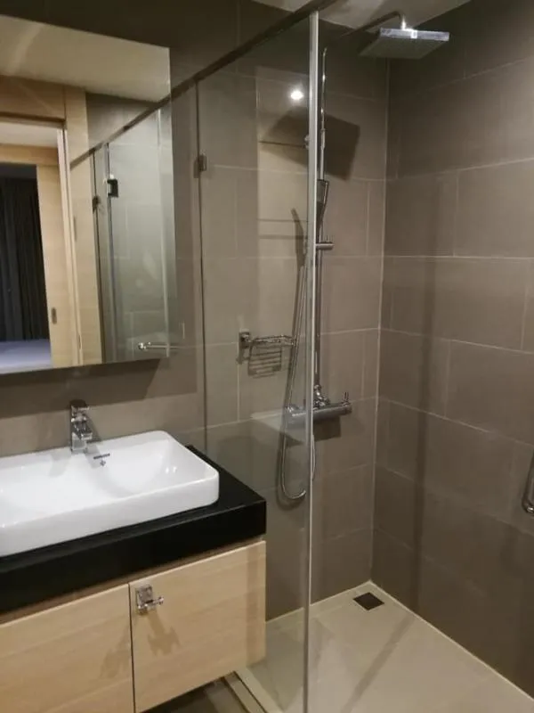 For rent, Class Condo Silom, big room, full furniture, not uncomfortable, very pleasant to stay, easy to travel, close to BTS.