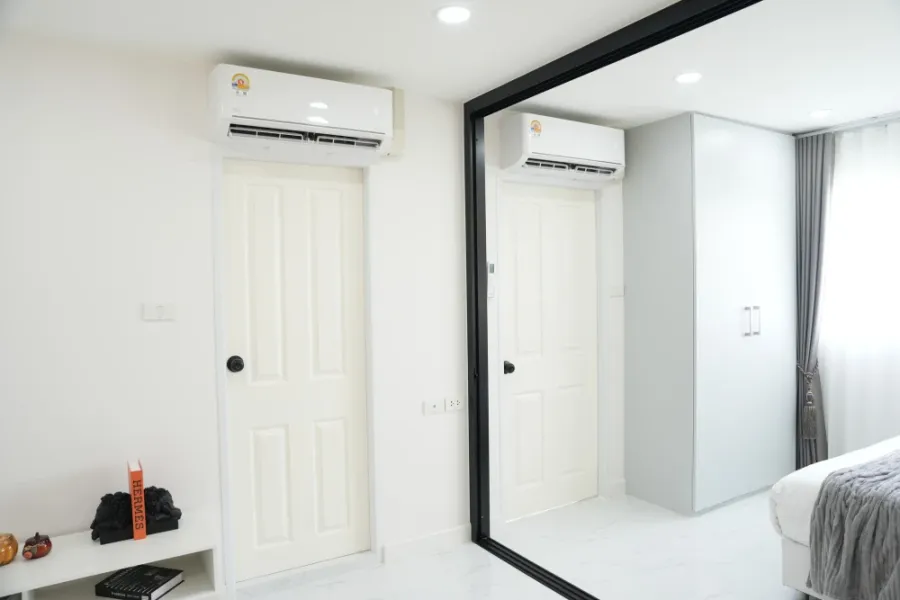 For sale: Lumpini Center Nawamin. Hurry! Beautiful rooms like this don't come around very often. Well-proportioned. Reserve now if you're interested.