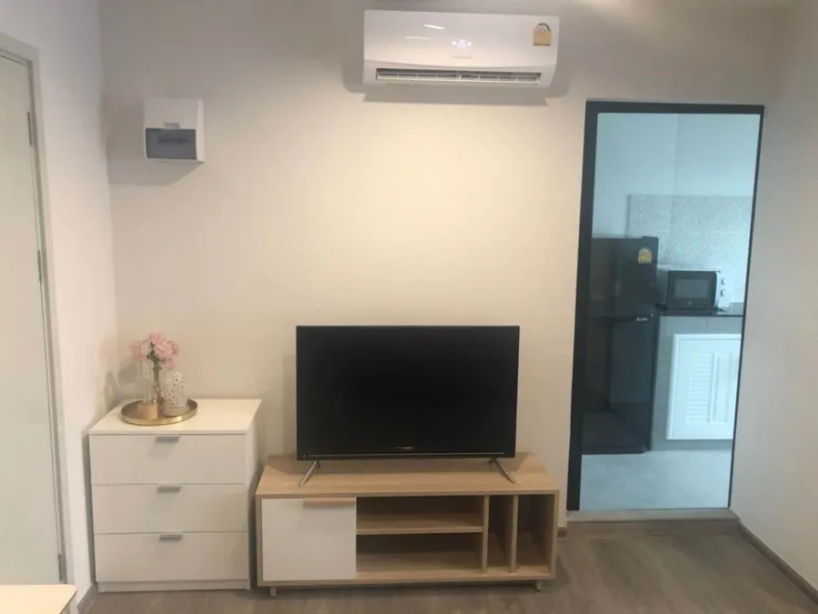 For sale/rent: Reach Phahonyothin 52, a room with glass partitions, decorated in a minimalist style, fully furnished. Hurry and reserve yours now!